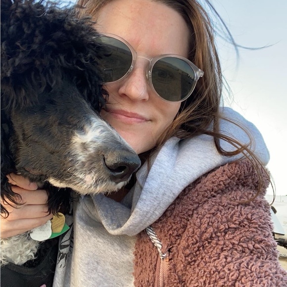 Meet your Posher, Laina - Picture 3 of 7